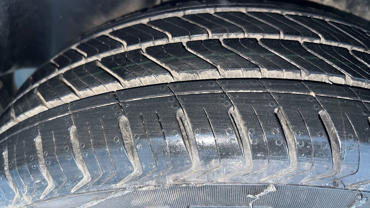 Used 2022 Volkswagen Vento Highline 1.0L TSI Petrol Manual tyres RIGHT REAR TYRE TREAD VIEW
