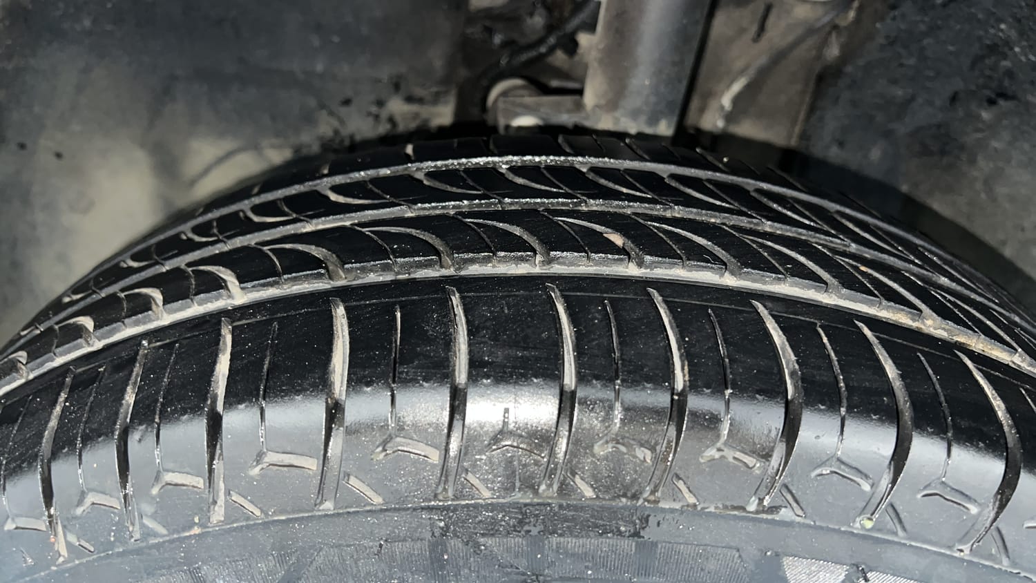Used 2023 Tata Punch Accomplished MT Petrol Manual tyres LEFT FRONT TYRE TREAD VIEW
