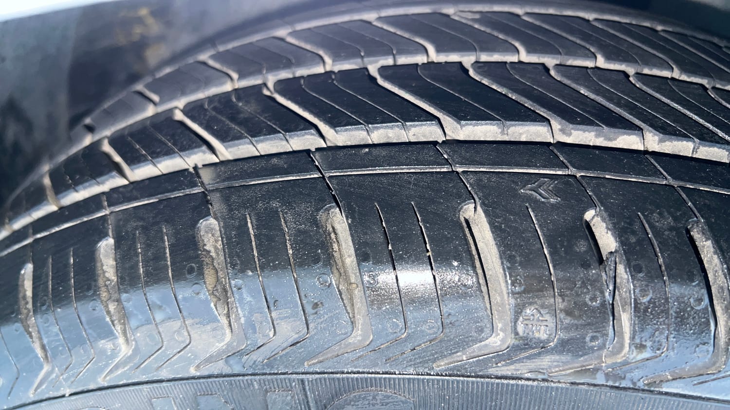 Used 2022 Volkswagen Vento Highline 1.0L TSI Petrol Manual tyres RIGHT FRONT TYRE TREAD VIEW