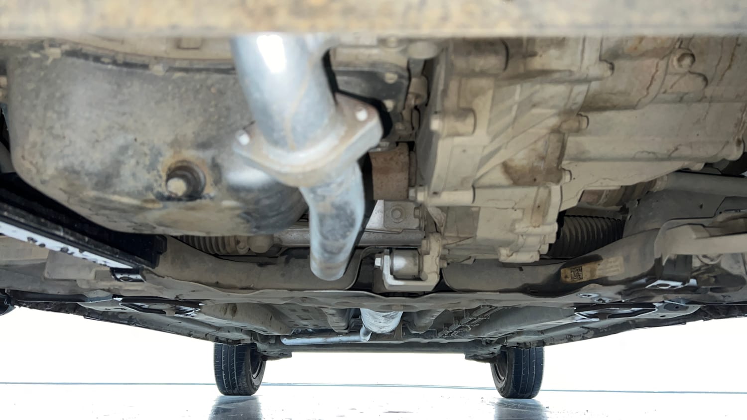 Used 2023 Tata Punch Accomplished MT Petrol Manual extra FRONT LEFT UNDERBODY VIEW