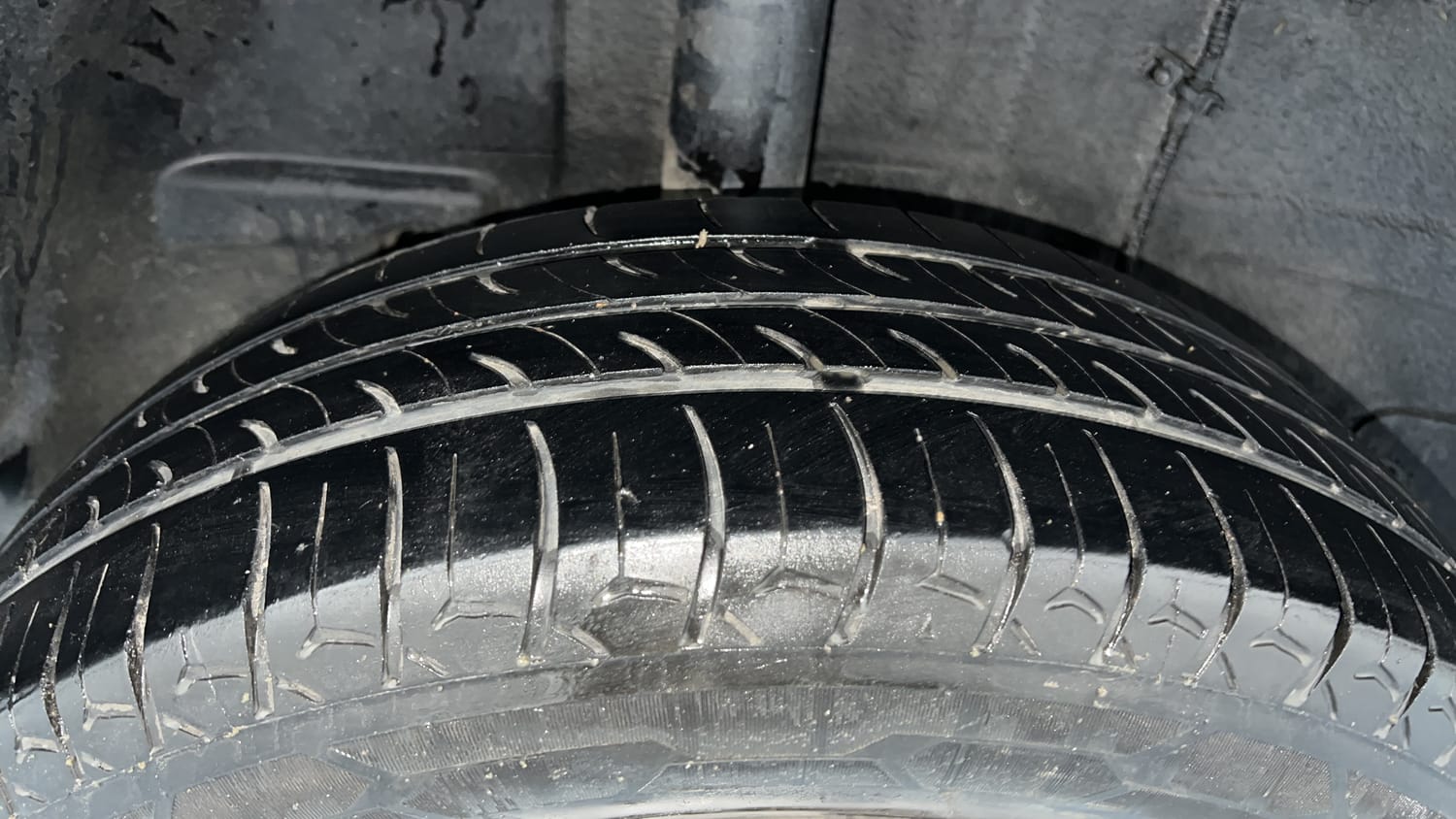 Used 2023 Tata Punch Accomplished MT Petrol Manual tyres RIGHT REAR TYRE TREAD VIEW