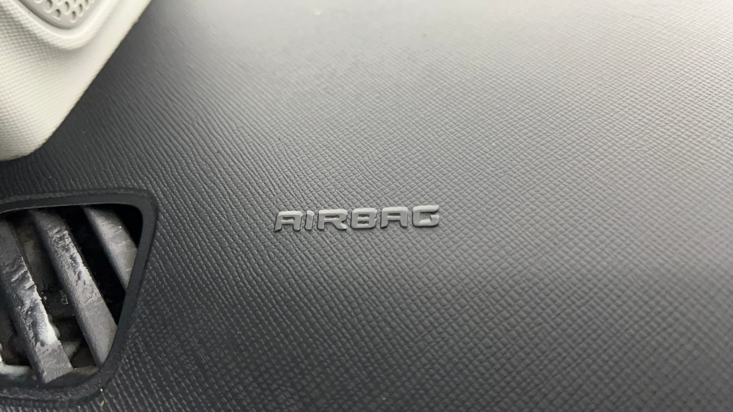 Used 2023 Tata Punch Accomplished MT Petrol Manual top_features Airbags