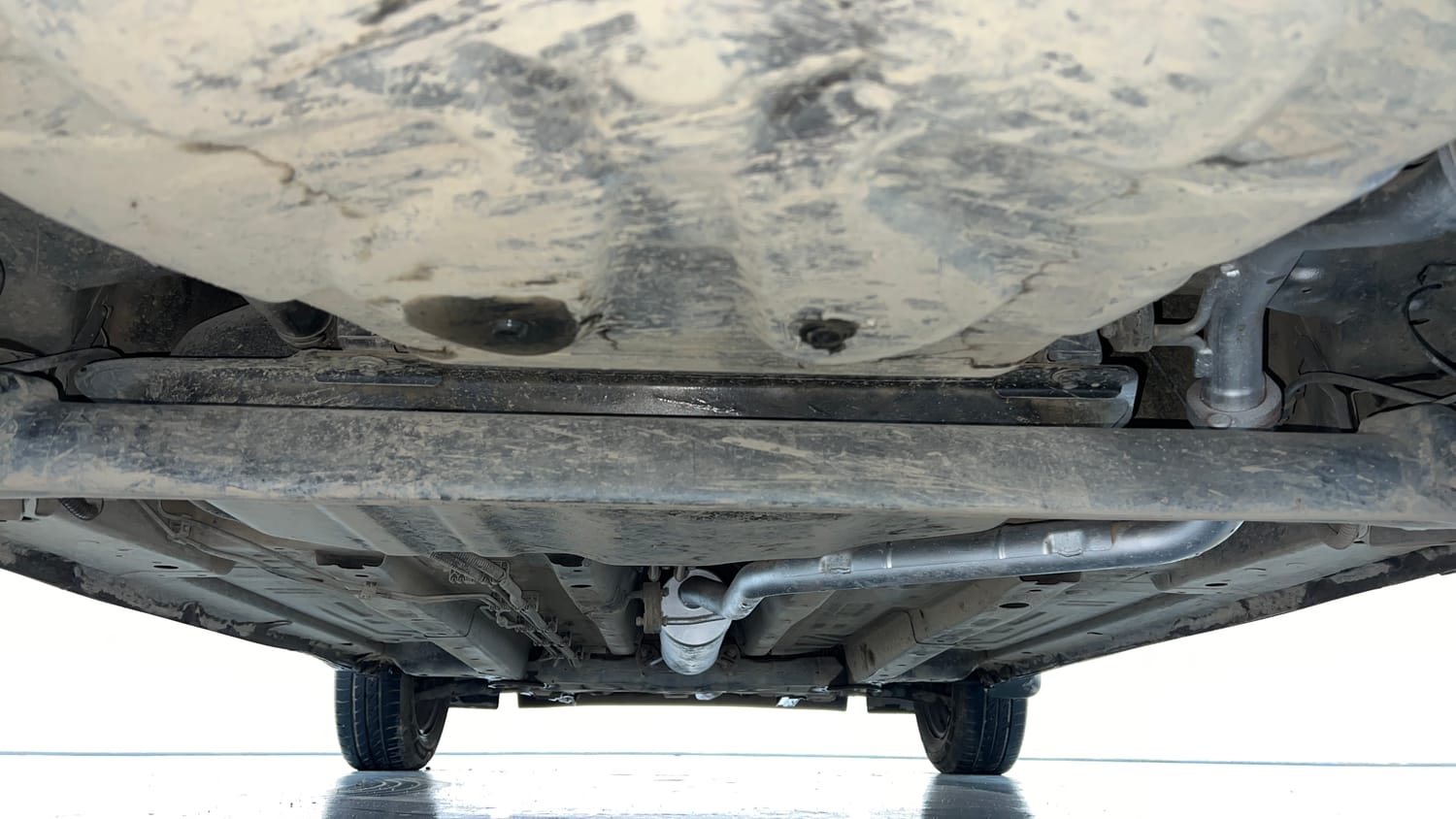 Used 2023 Tata Punch Accomplished MT Petrol Manual extra REAR UNDERBODY VIEW (TAKEN FROM REAR)