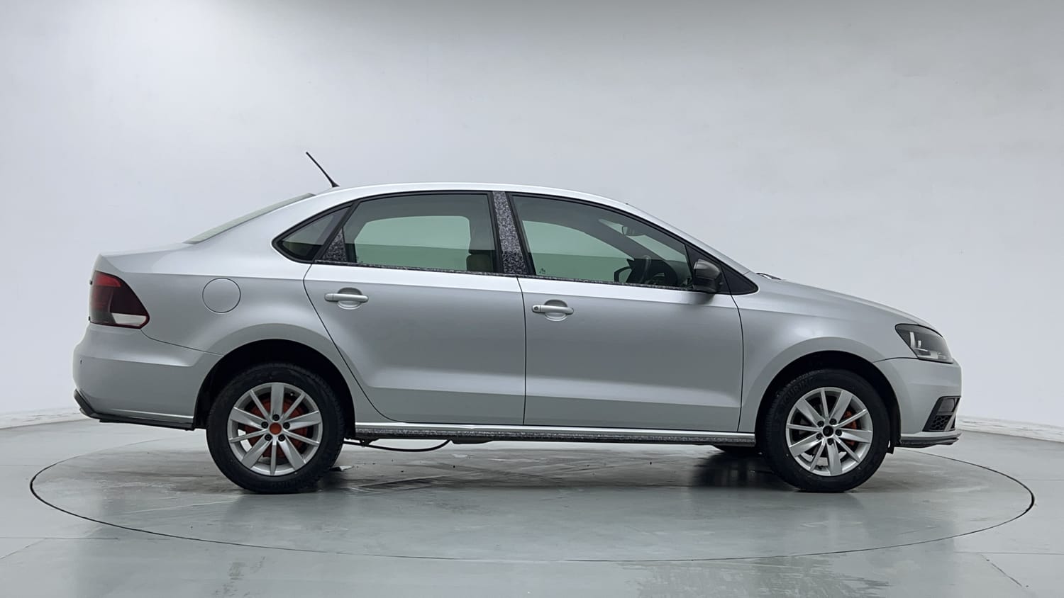 Used 2022 Volkswagen Vento Highline 1.0L TSI Petrol Manual exterior RIGHT SIDE VIEW