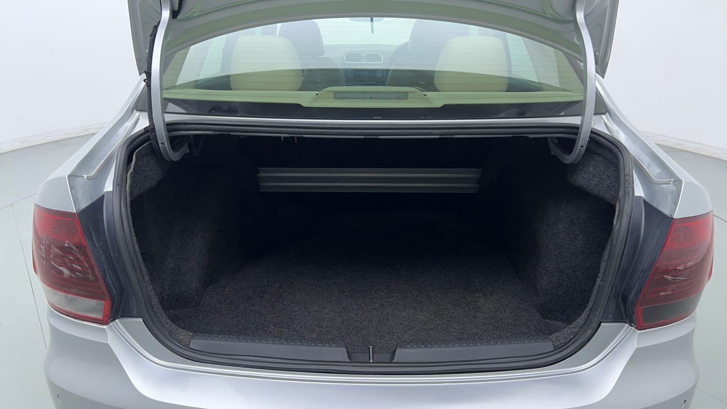 Used 2022 Volkswagen Vento Highline 1.0L TSI Petrol Manual interior DICKY INSIDE VIEW