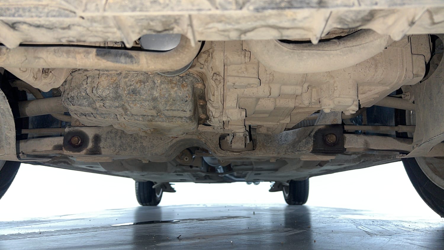 Used 2022 Volkswagen Vento Highline 1.0L TSI Petrol Manual extra FRONT LEFT UNDERBODY VIEW