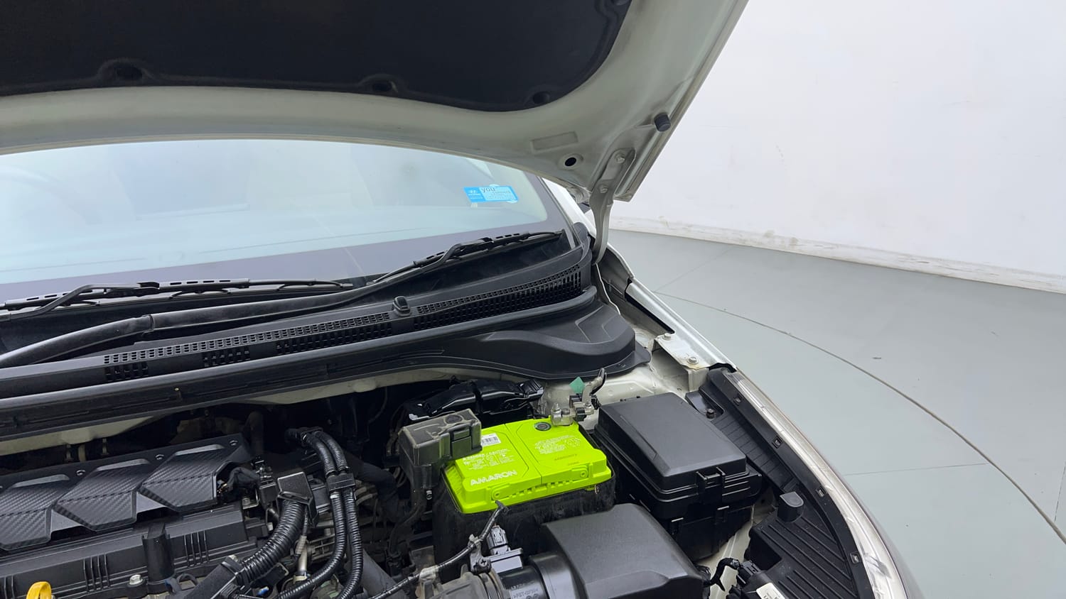 Used 2021 Hyundai Verna SX (O) 1.5 VTVT IVT Petrol Automatic engine ENGINE LEFT SIDE HINGE & APRON VIEW