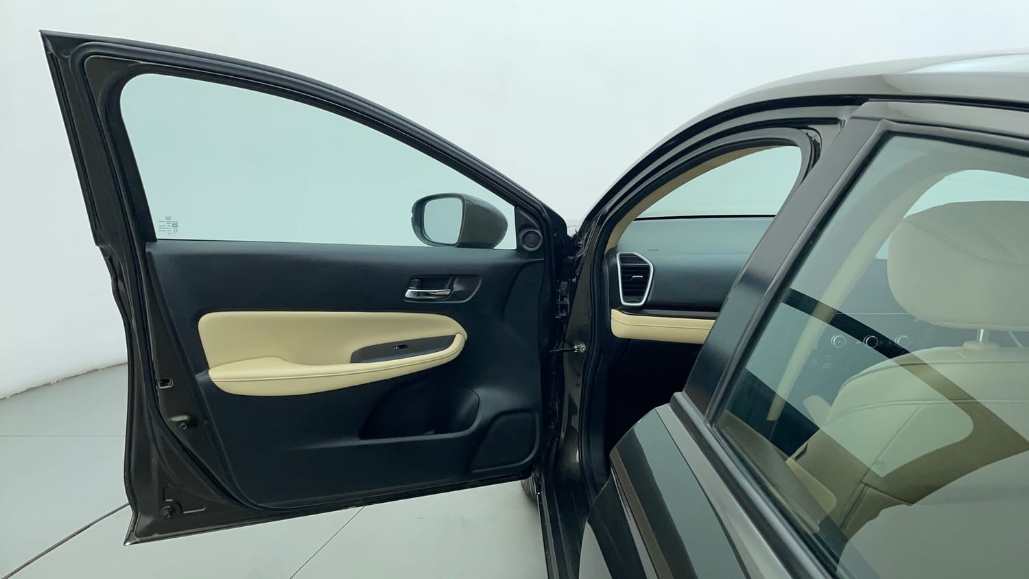 Used 2022 Honda City ZX CVT Petrol Petrol Automatic interior LEFT FRONT DOOR OPEN VIEW