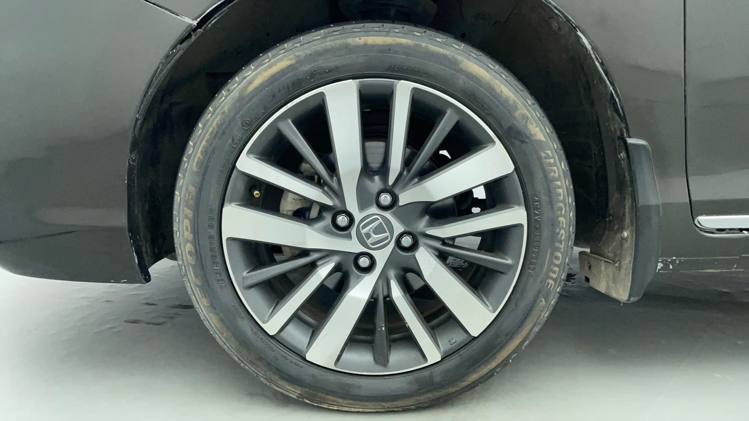 Used 2022 Honda City ZX CVT Petrol Petrol Automatic tyres LEFT FRONT TYRE RIM VIEW