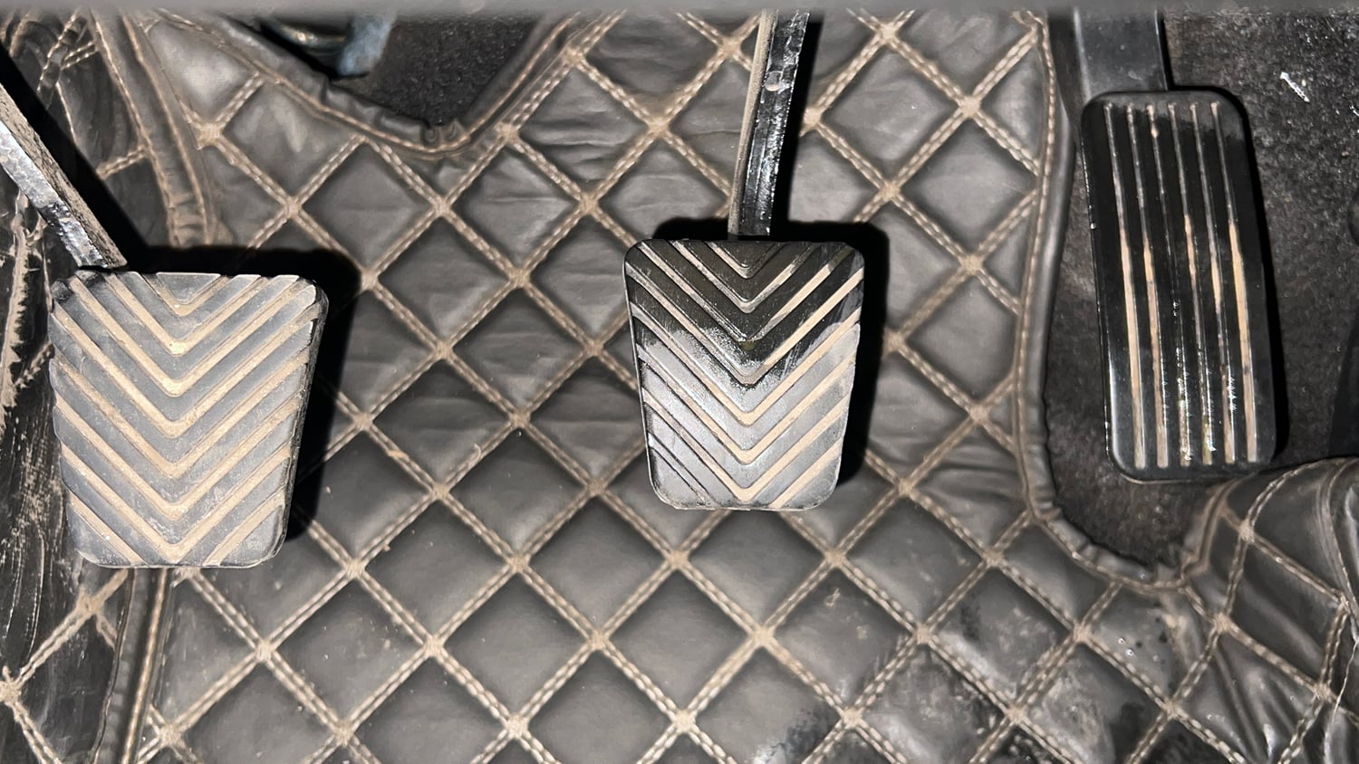 Used 2023 Hyundai Alcazar Platinum 7 STR 1.5 Turbo Petrol Petrol Manual interior PEDALS VIEW