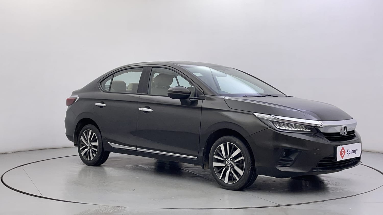 Used 2022 Honda City ZX CVT Petrol Petrol Automatic exterior RIGHT FRONT CORNER VIEW