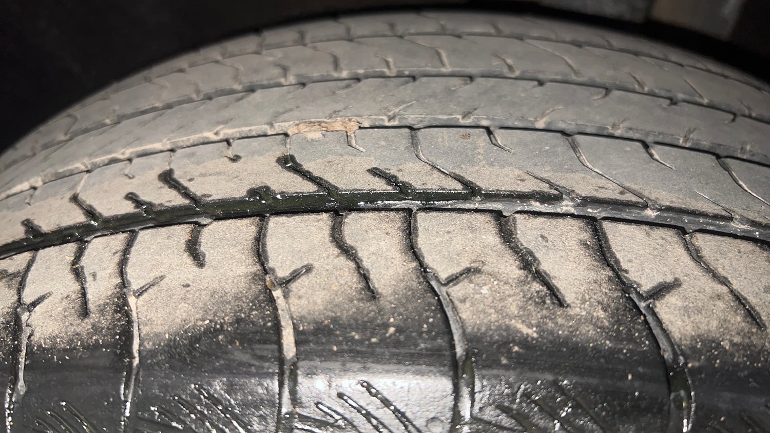 Used 2023 Hyundai Alcazar Platinum 7 STR 1.5 Turbo Petrol Petrol Manual tyres LEFT REAR TYRE TREAD VIEW