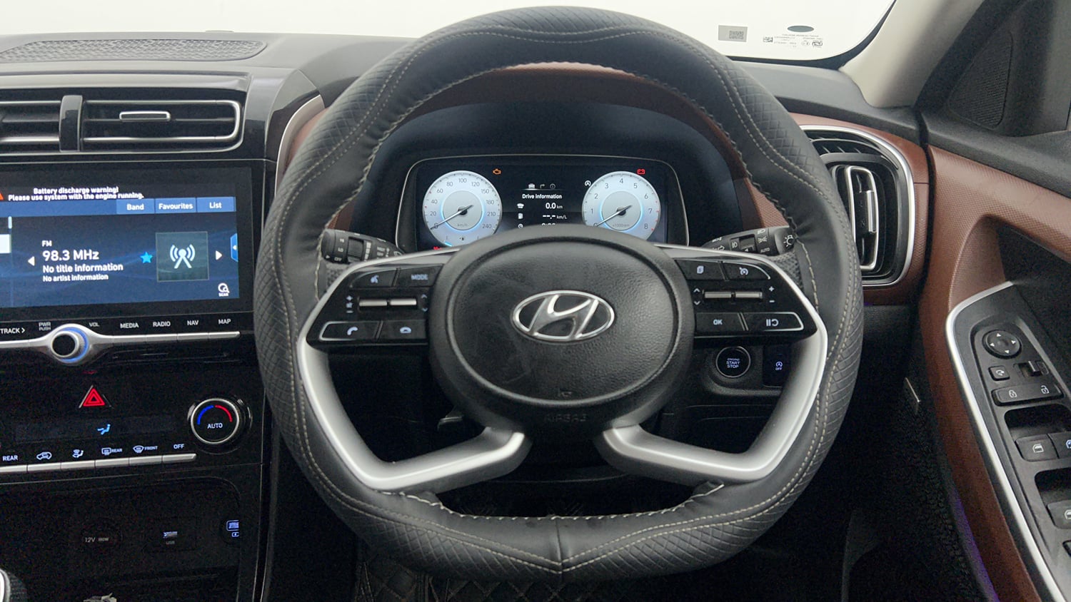 Used 2023 Hyundai Alcazar Platinum 7 STR 1.5 Turbo Petrol Petrol Manual interior STEERING VIEW