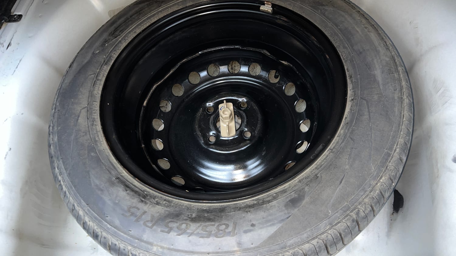 Used 2021 Hyundai Verna SX (O) 1.5 VTVT IVT Petrol Automatic tyres SPARE TYRE VIEW