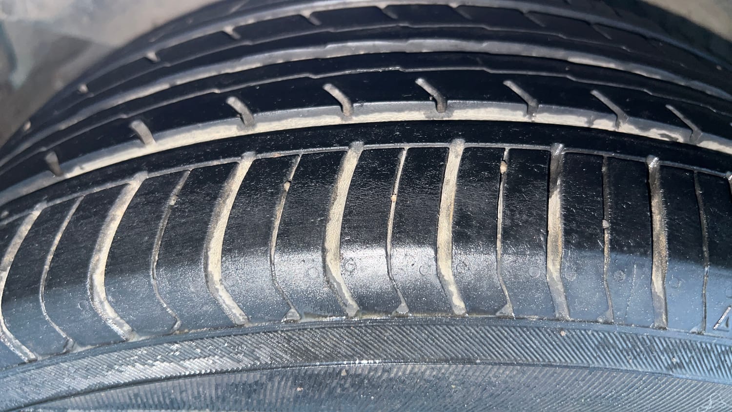 Used 2021 Hyundai Verna SX (O) 1.5 VTVT IVT Petrol Automatic tyres RIGHT REAR TYRE TREAD VIEW