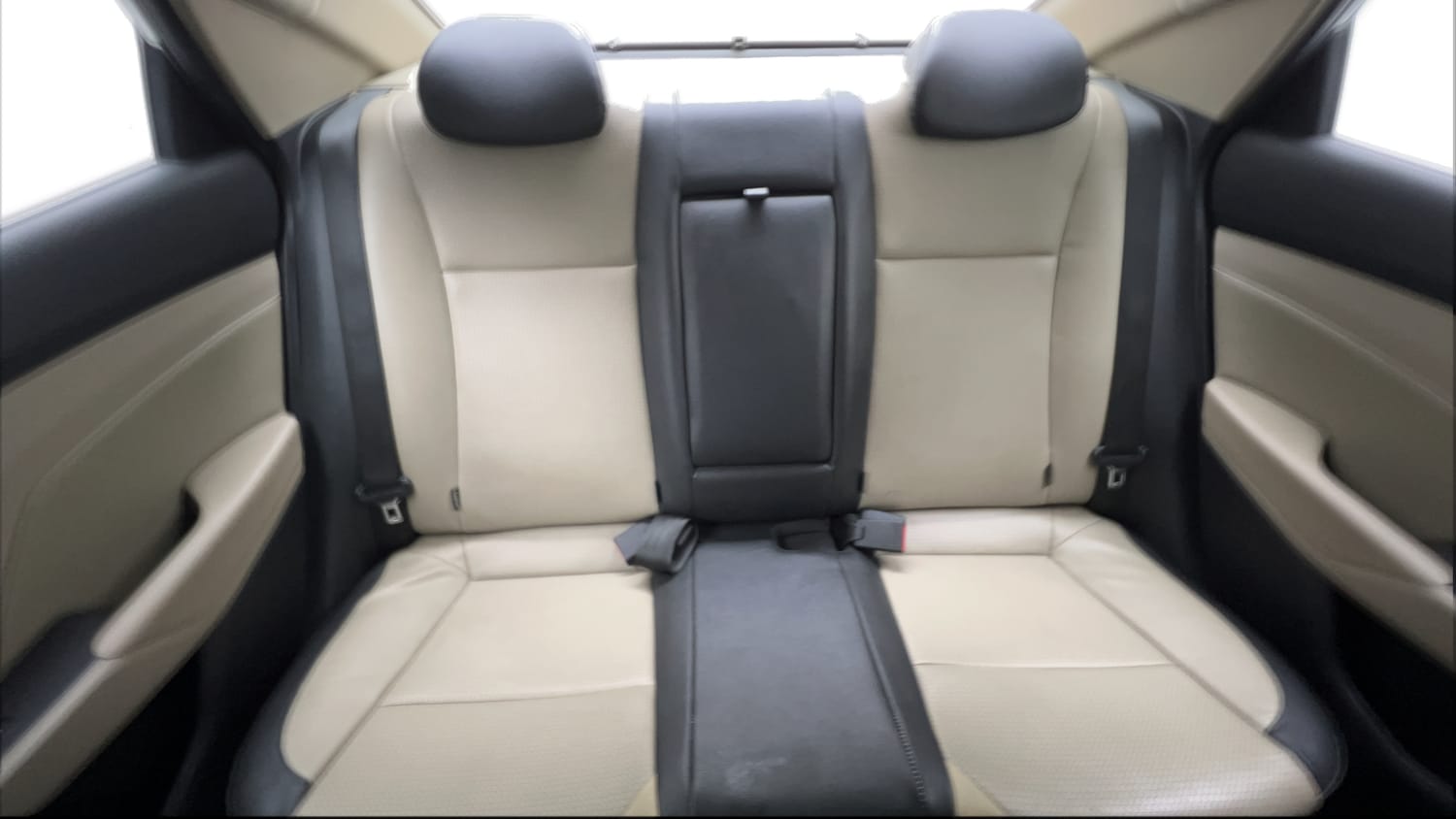 Used 2021 Hyundai Verna SX (O) 1.5 VTVT IVT Petrol Automatic interior REAR SEAT CONDITION VIEW