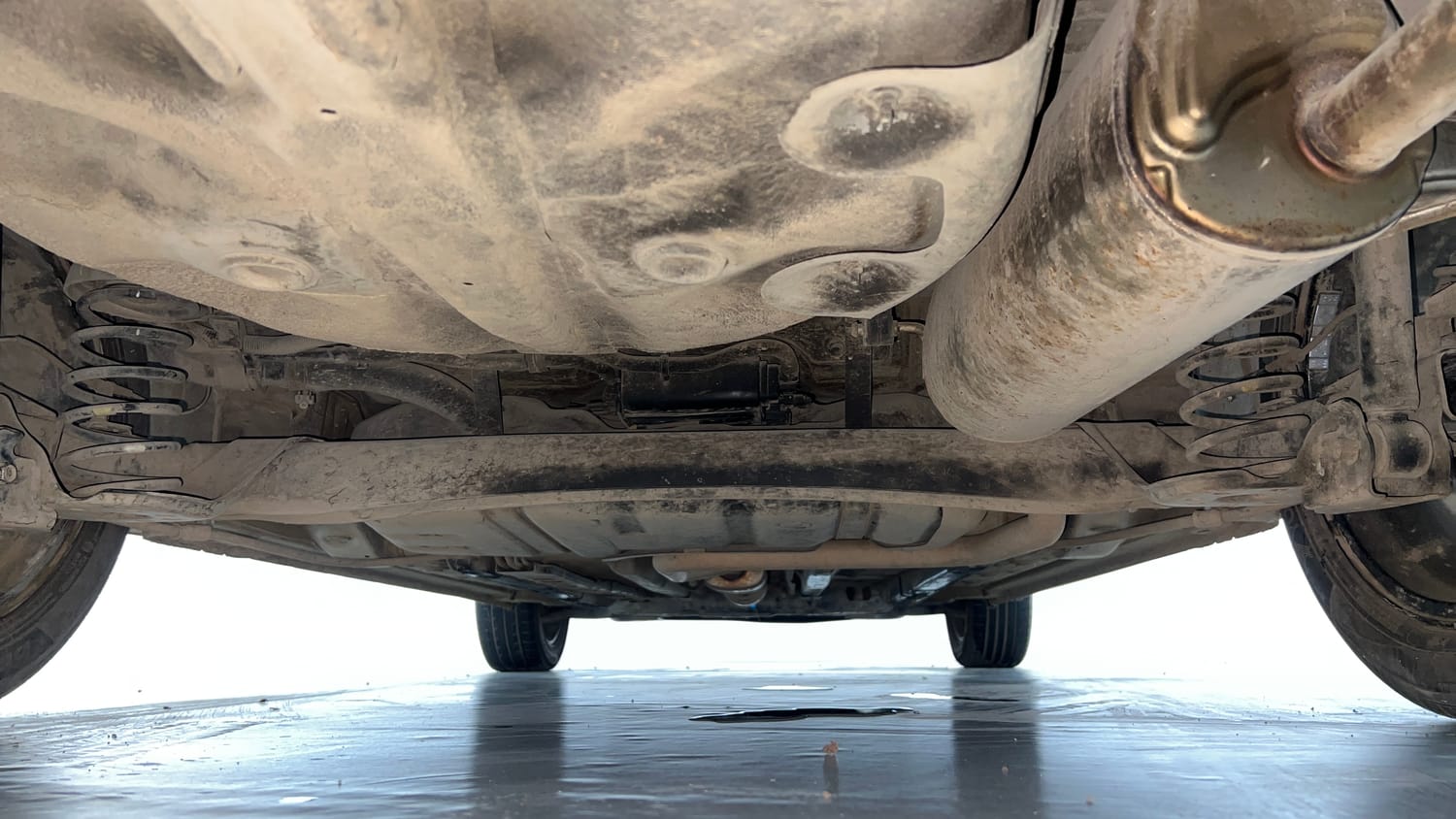 Used 2021 Hyundai Verna SX (O) 1.5 VTVT IVT Petrol Automatic extra REAR UNDERBODY VIEW (TAKEN FROM REAR)