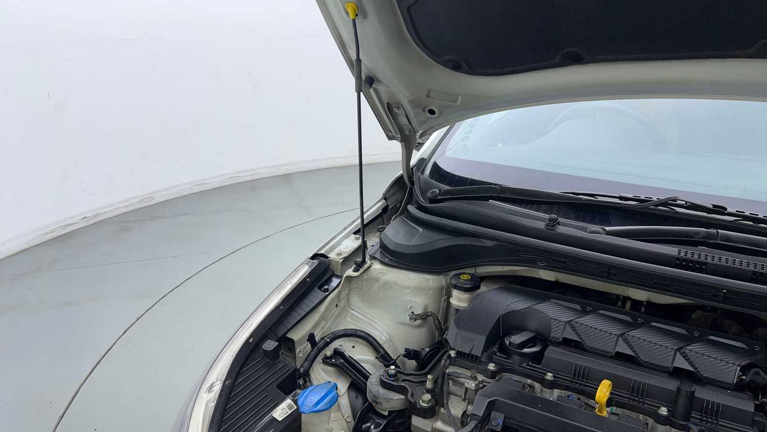 Used 2021 Hyundai Verna SX (O) 1.5 VTVT IVT Petrol Automatic engine ENGINE RIGHT SIDE HINGE & APRON VIEW