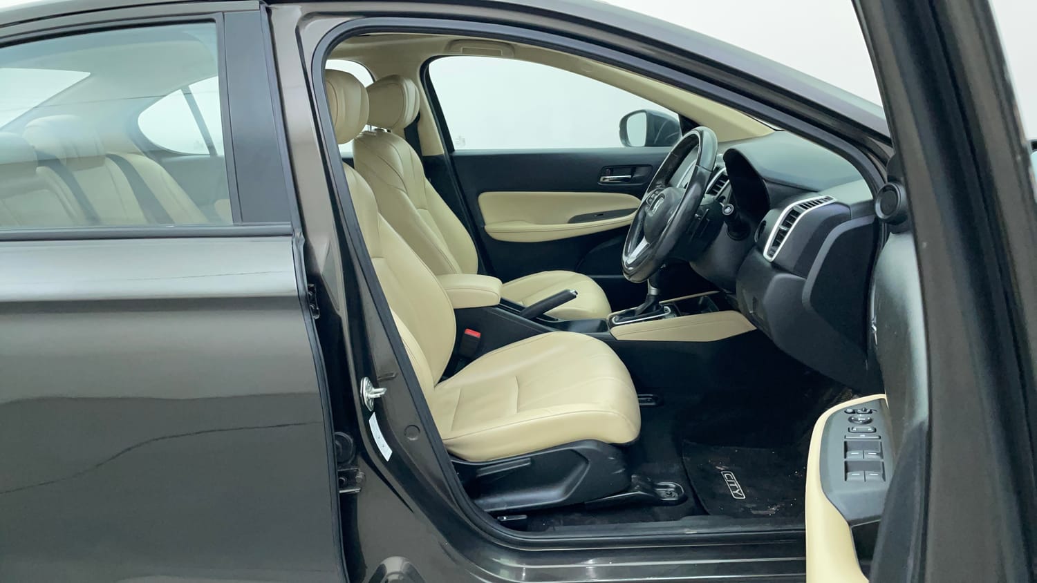Used 2022 Honda City ZX CVT Petrol Petrol Automatic interior RIGHT SIDE FRONT DOOR CABIN VIEW