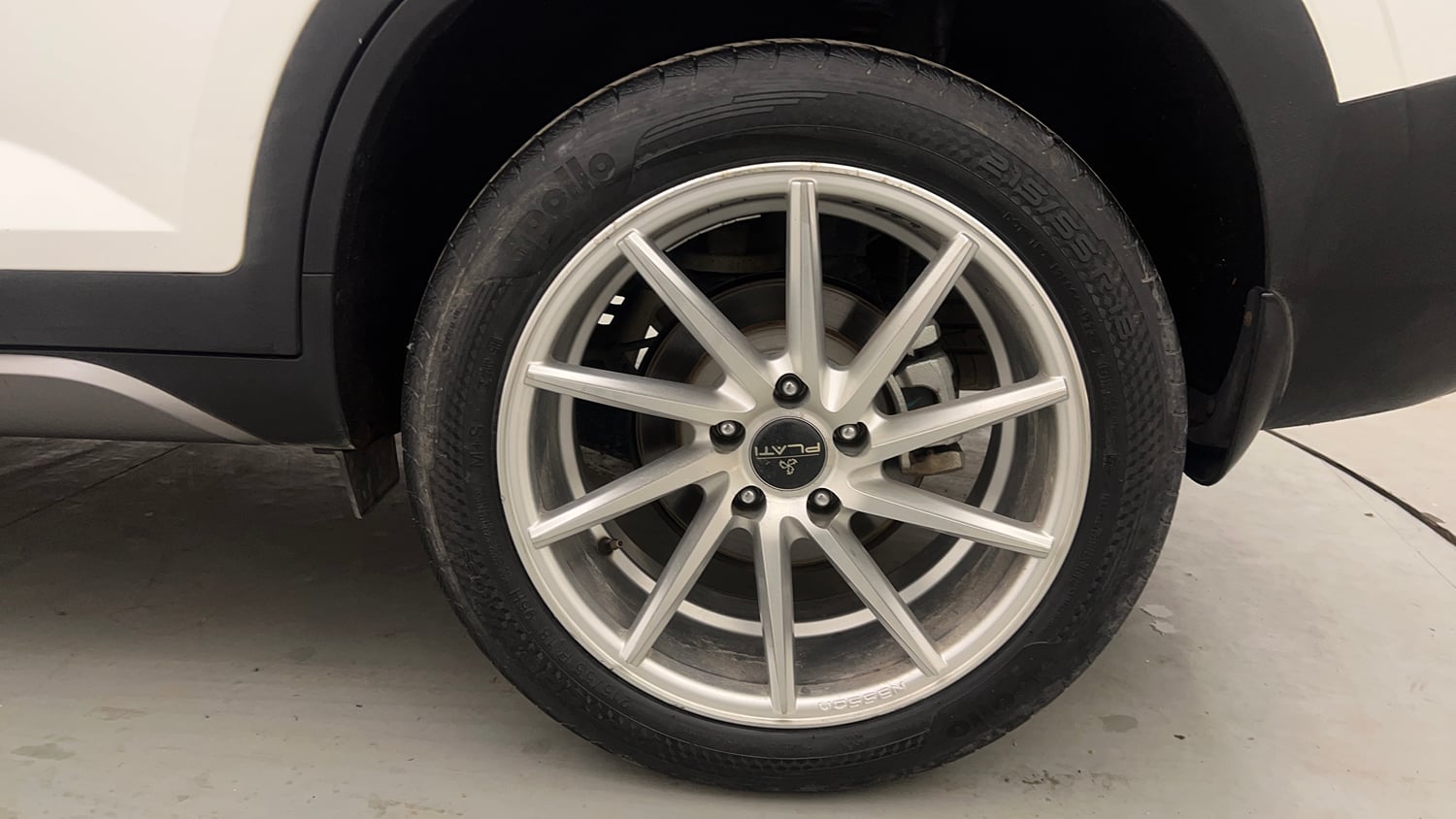 Used 2023 Hyundai Alcazar Platinum 7 STR 1.5 Turbo Petrol Petrol Manual tyres LEFT REAR TYRE RIM VIEW