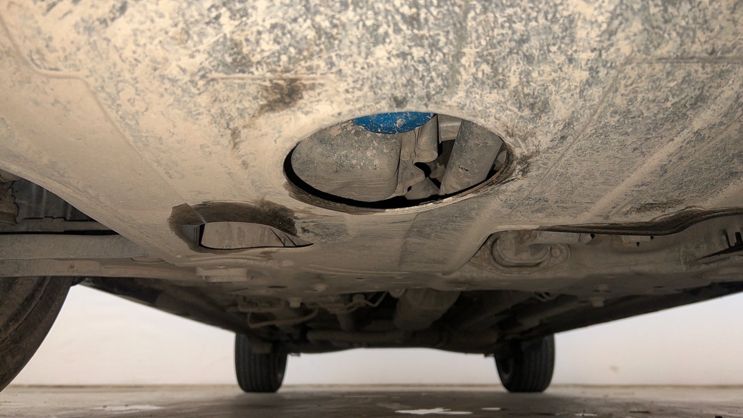 Used 2023 Hyundai Alcazar Platinum 7 STR 1.5 Turbo Petrol Petrol Manual extra FRONT LEFT UNDERBODY VIEW