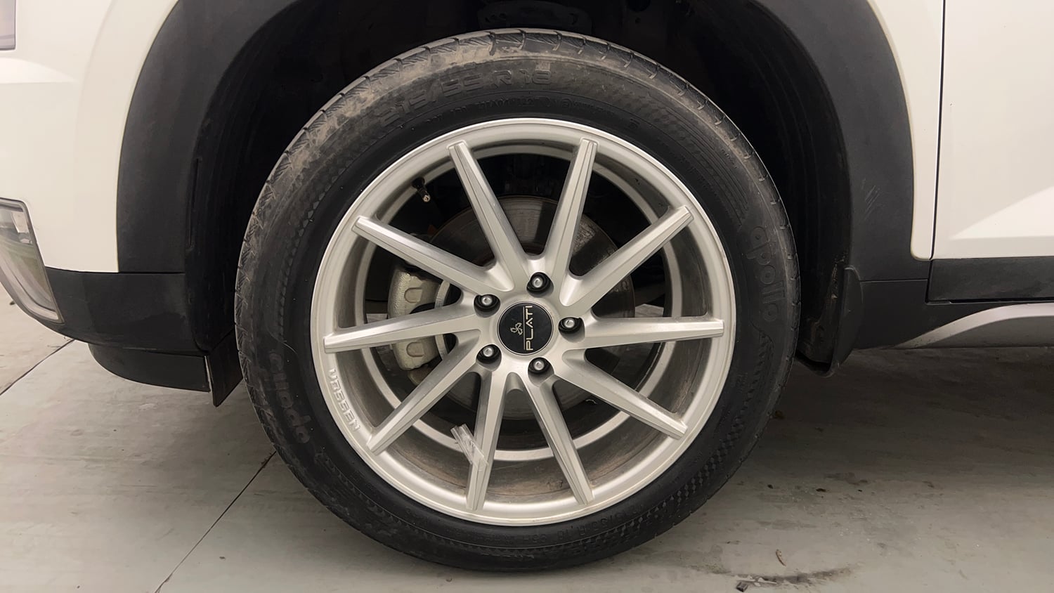 Used 2023 Hyundai Alcazar Platinum 7 STR 1.5 Turbo Petrol Petrol Manual tyres LEFT FRONT TYRE RIM VIEW