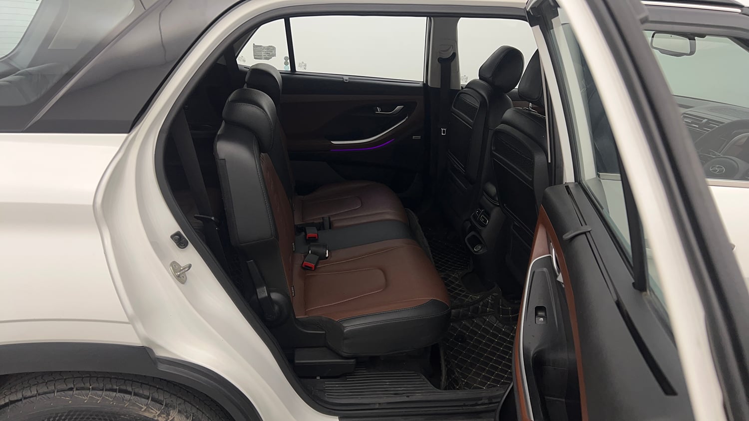 Used 2023 Hyundai Alcazar Platinum 7 STR 1.5 Turbo Petrol Petrol Manual interior RIGHT SIDE REAR DOOR CABIN VIEW