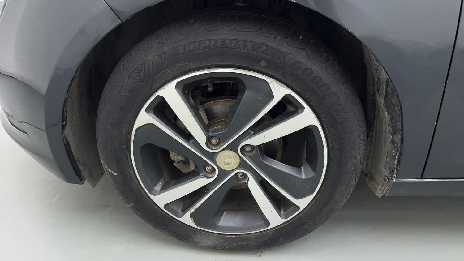 Used 2021 Tata Altroz XZ Plus Diesel Diesel Manual tyres LEFT FRONT TYRE RIM VIEW