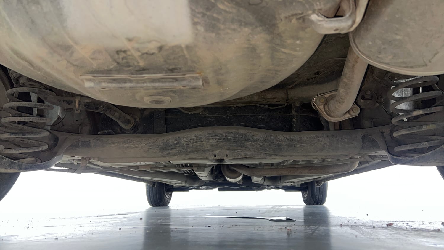 Used 2016 Honda Amaze 1.2 VX AT i-VTEC Petrol Automatic extra REAR UNDERBODY VIEW (TAKEN FROM REAR)