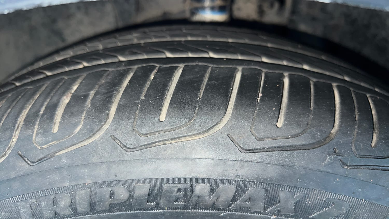 Used 2021 Tata Altroz XZ Plus Diesel Diesel Manual tyres LEFT FRONT TYRE TREAD VIEW