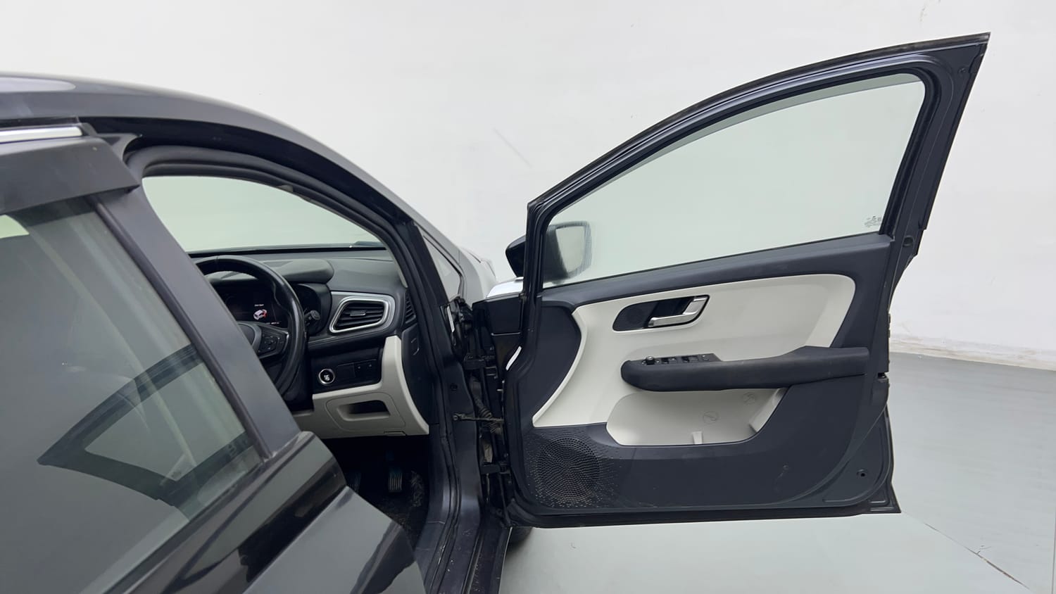 Used 2021 Tata Altroz XZ Plus Diesel Diesel Manual interior RIGHT FRONT DOOR OPEN VIEW