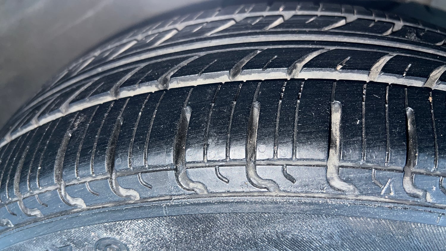 Used 2016 Honda Amaze 1.2 VX AT i-VTEC Petrol Automatic tyres RIGHT FRONT TYRE TREAD VIEW