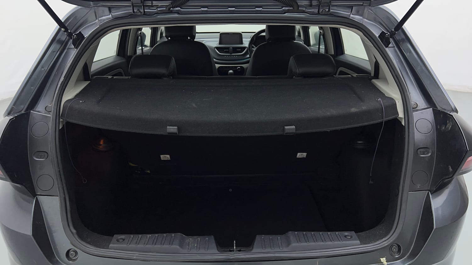Used 2021 Tata Altroz XZ Plus Diesel Diesel Manual interior DICKY INSIDE VIEW