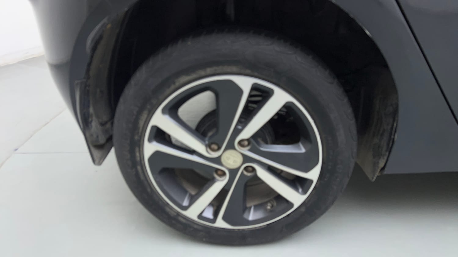 Used 2021 Tata Altroz XZ Plus Diesel Diesel Manual tyres RIGHT REAR TYRE RIM VIEW