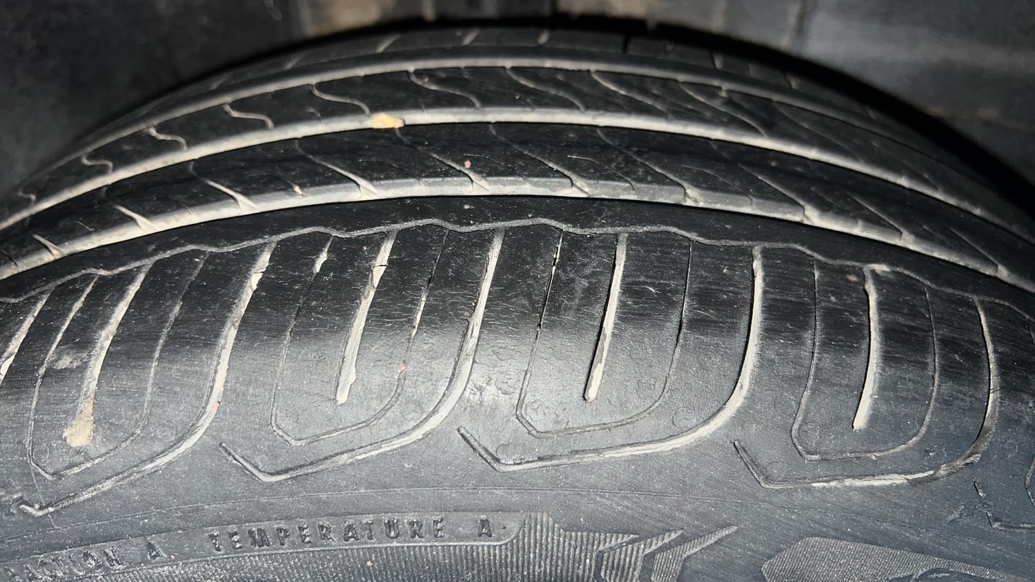 Used 2021 Tata Altroz XZ Plus Diesel Diesel Manual tyres RIGHT REAR TYRE TREAD VIEW