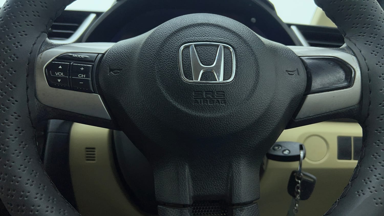 Used 2016 Honda Amaze 1.2 VX AT i-VTEC Petrol Automatic top_features Steering mounted controls