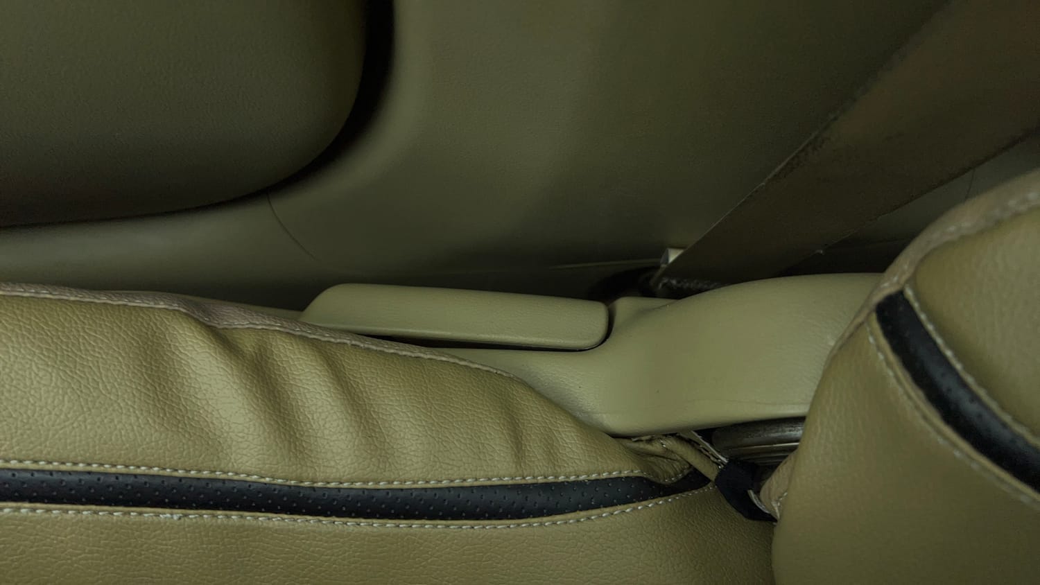 Used 2016 Honda Amaze 1.2 VX AT i-VTEC Petrol Automatic top_features Driver height adjustable seat