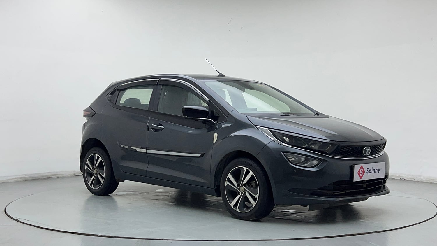 Used 2021 Tata Altroz XZ Plus Diesel Diesel Manual exterior RIGHT FRONT CORNER VIEW