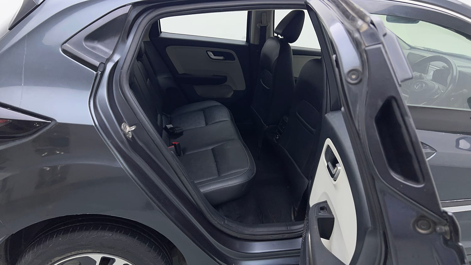 Used 2021 Tata Altroz XZ Plus Diesel Diesel Manual interior RIGHT SIDE REAR DOOR CABIN VIEW