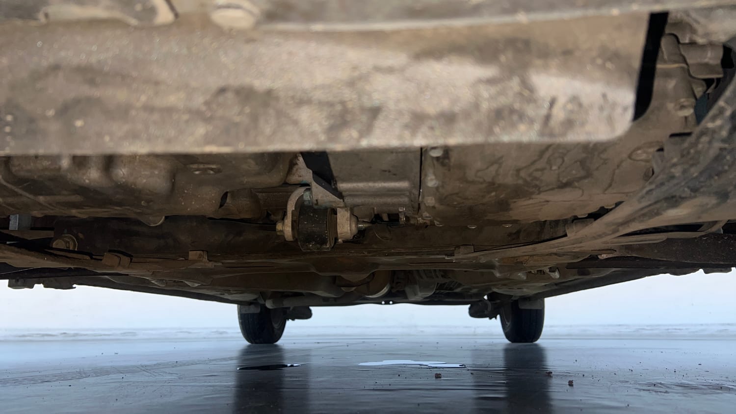 Used 2016 Honda Amaze 1.2 VX AT i-VTEC Petrol Automatic extra FRONT LEFT UNDERBODY VIEW