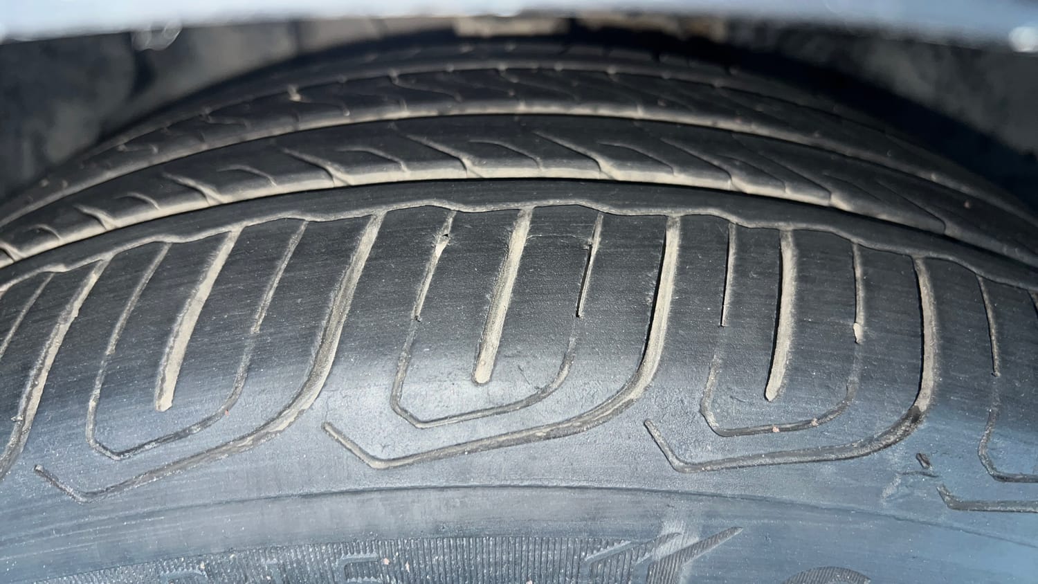 Used 2021 Tata Altroz XZ Plus Diesel Diesel Manual tyres RIGHT FRONT TYRE TREAD VIEW