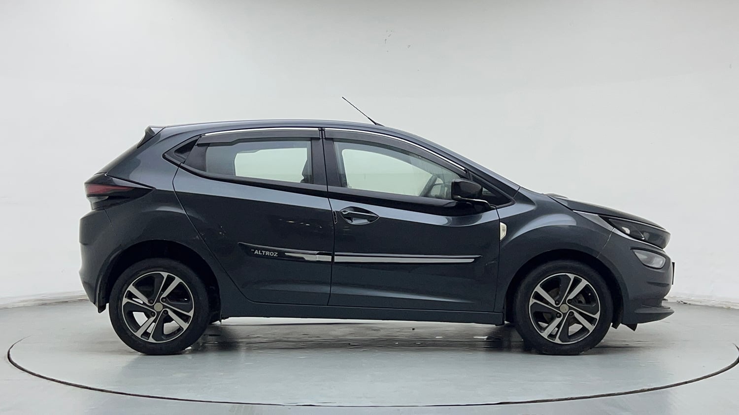Used 2021 Tata Altroz XZ Plus Diesel Diesel Manual exterior RIGHT SIDE VIEW