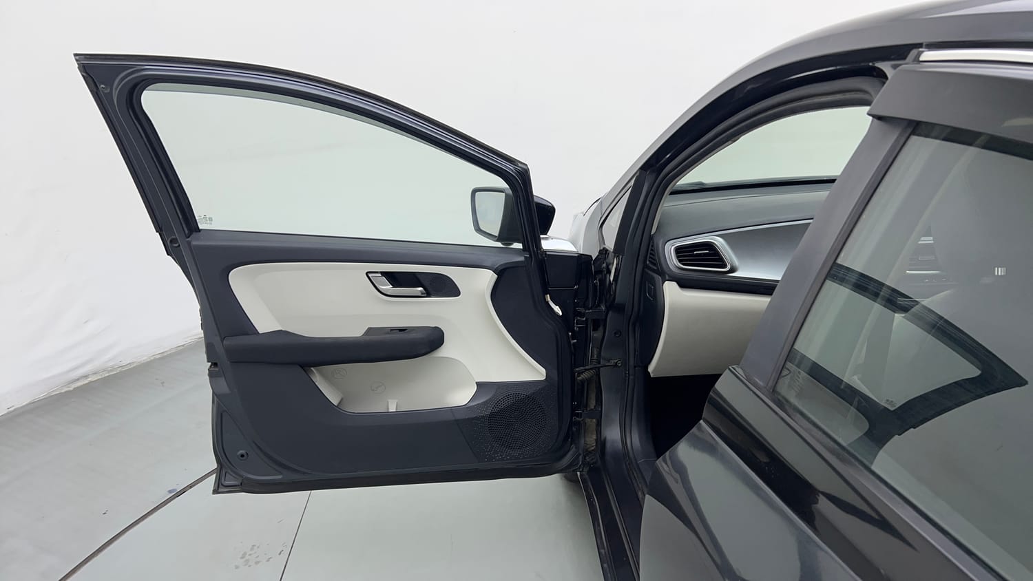 Used 2021 Tata Altroz XZ Plus Diesel Diesel Manual interior LEFT FRONT DOOR OPEN VIEW