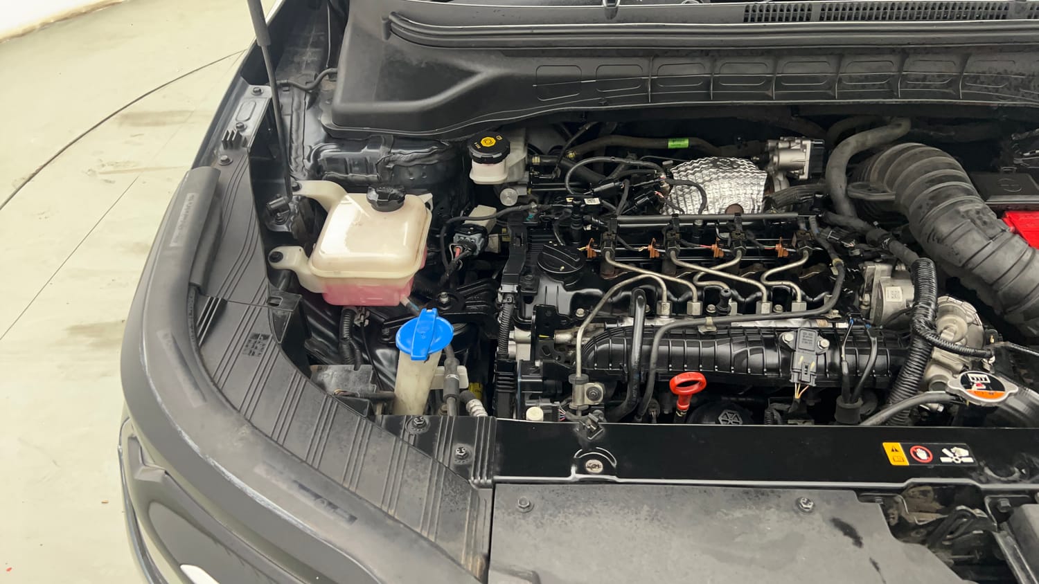 Used 2022 Kia Carens Luxury 1.5 Diesel 7 STR Diesel Manual engine ENGINE RIGHT SIDE VIEW