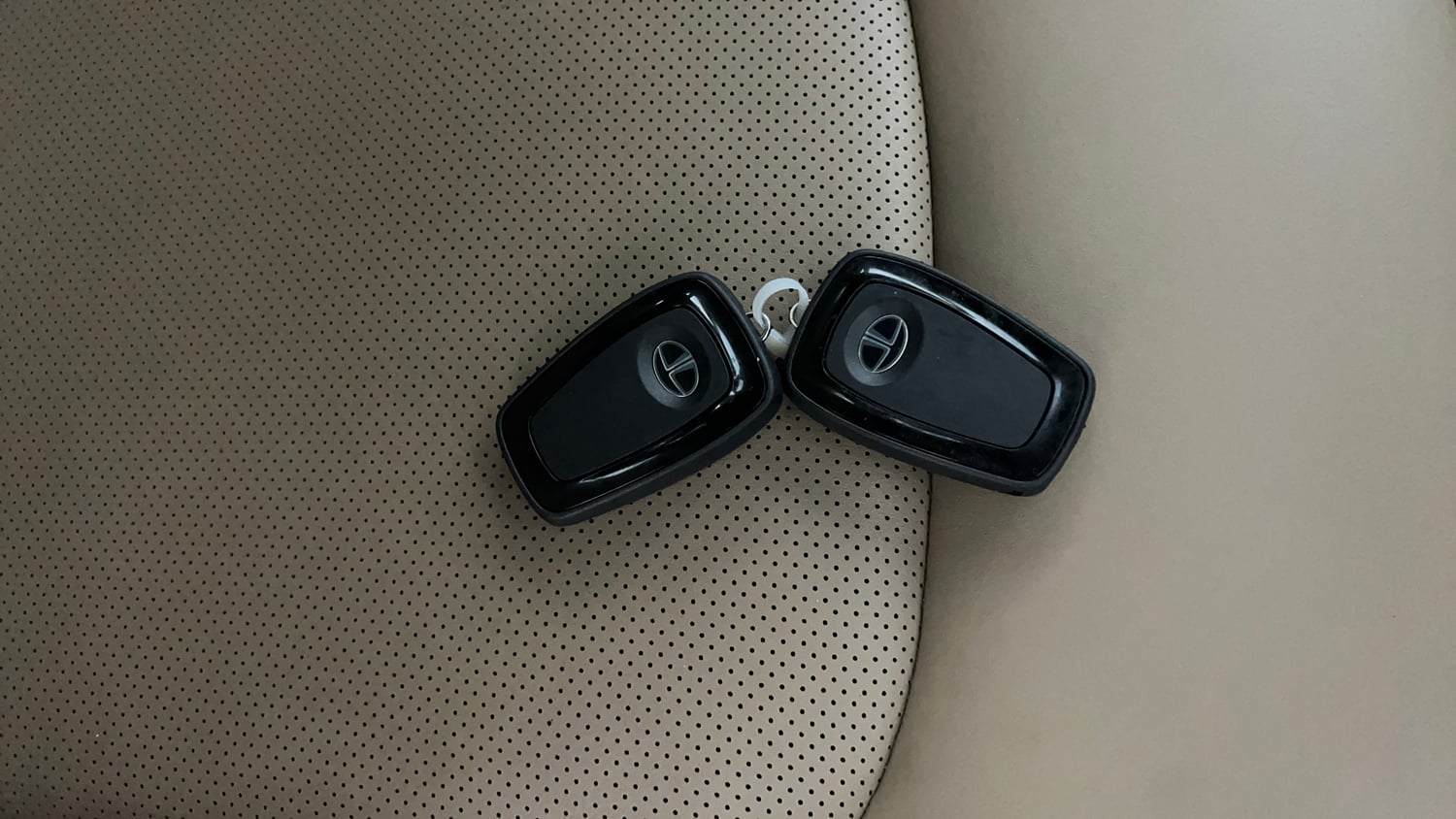 Used 2022 Tata Nexon XZ Plus Kaziranga Petrol Manual extra CAR KEY VIEW