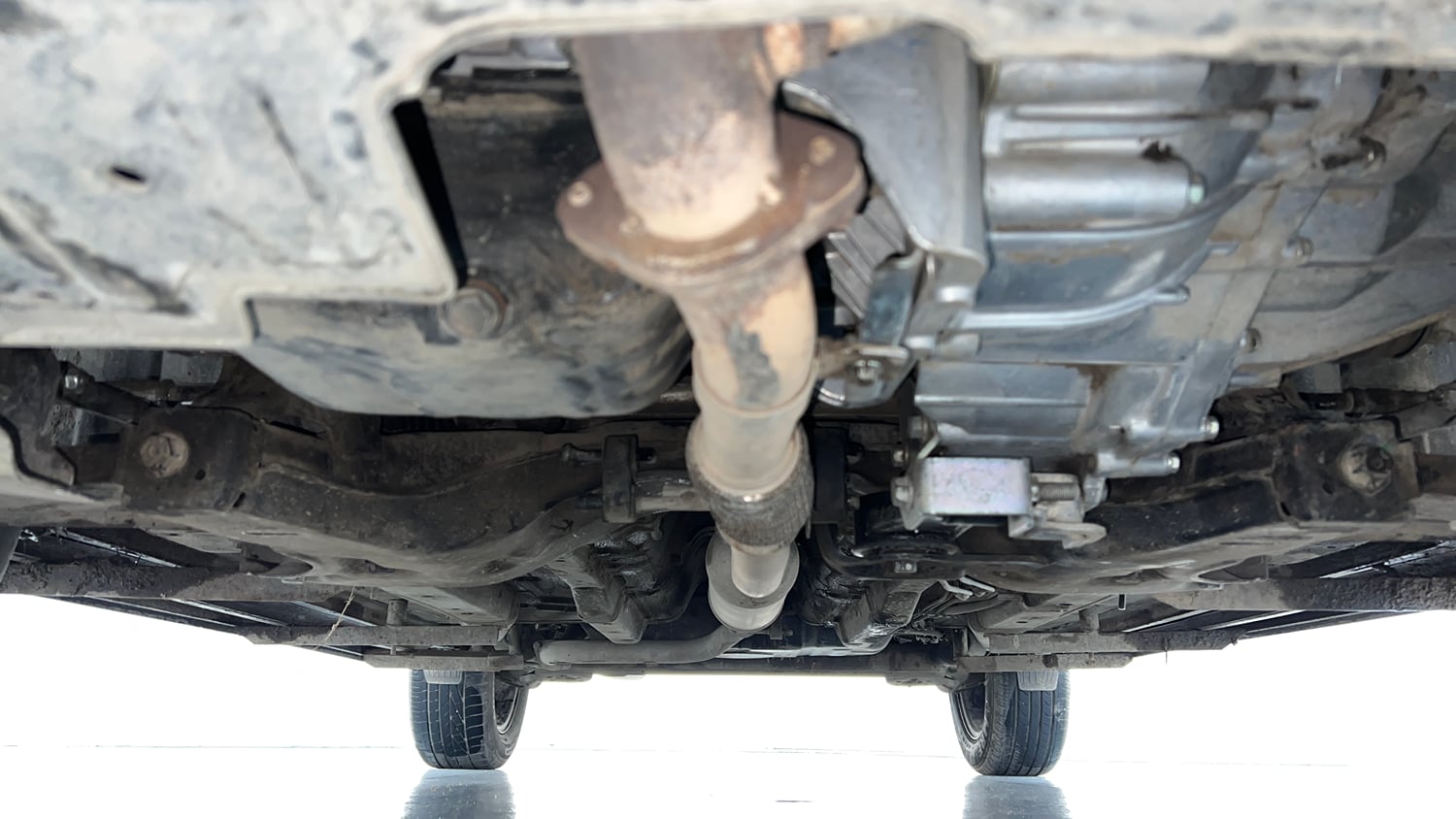 Used 2022 Tata Nexon XZ Plus Kaziranga Petrol Manual extra FRONT LEFT UNDERBODY VIEW