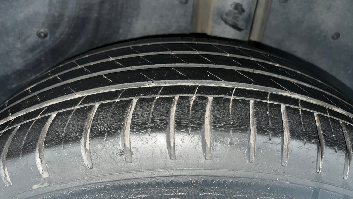Used 2023 MG Motors Hector Savvy Pro 1.5 Turbo Petrol CVT Petrol Automatic tyres LEFT REAR TYRE TREAD VIEW