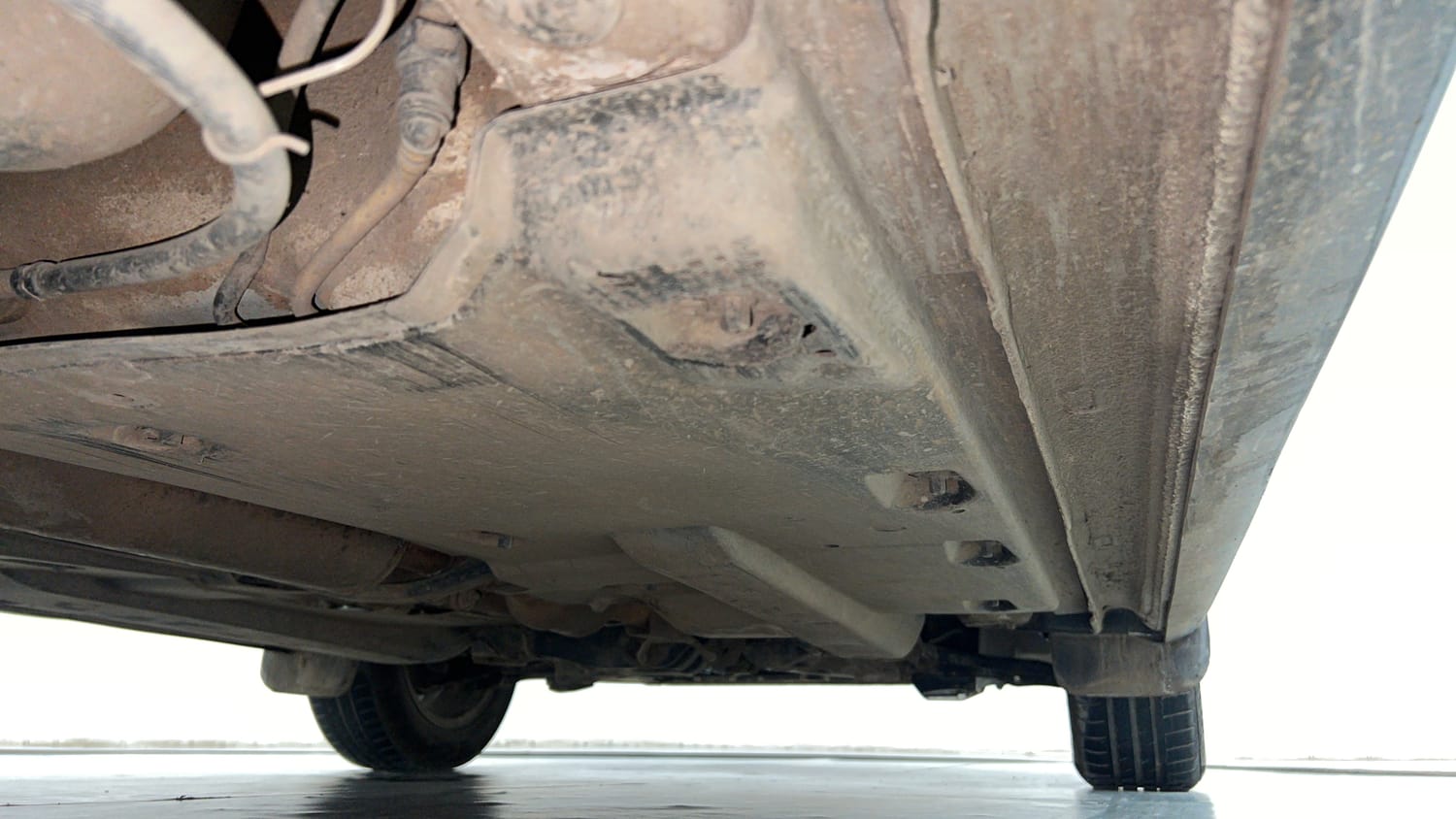 Used 2020 Volkswagen Vento Highline 1.0L TSI Petrol Manual extra REAR RIGHT UNDERBODY VIEW