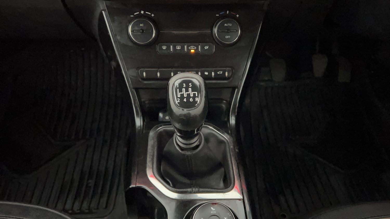 Used 2022 Tata Nexon XZ Plus Kaziranga Petrol Manual interior GEAR  KNOB VIEW