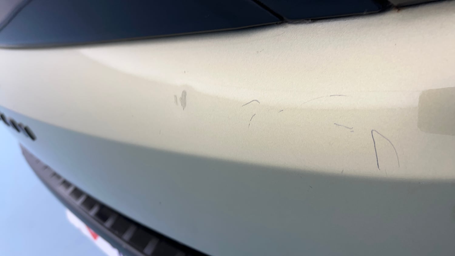 Used 2022 Tata Nexon XZ Plus Kaziranga Petrol Manual dents MINOR SCRATCH